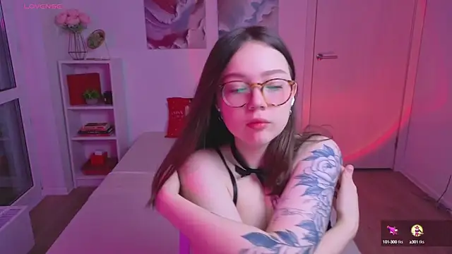 MilenaSaint online show from October 21, 2025, 5:08 am