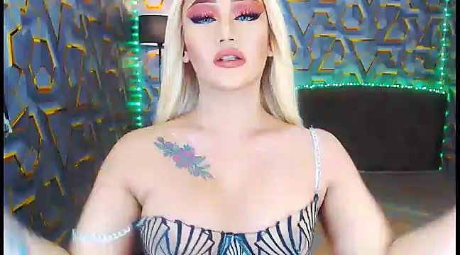 Snapshot of KylieMaxwellCaulfield_TS chatting on January 29, 2025, 3:33 am KylieMaxwellCaulfield TS online show from January 29, 2025, 3:33 am