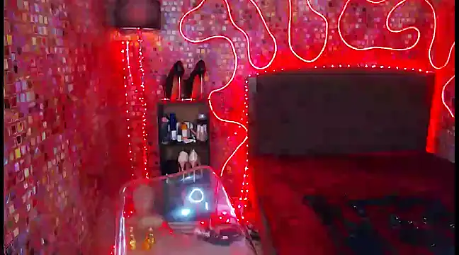 Snapshot of KylieMaxwellCaulfield_TS chatting on March 21, 2025, 5:11 am KylieMaxwellCaulfield TS online show from March 21, 2025, 5:11 am