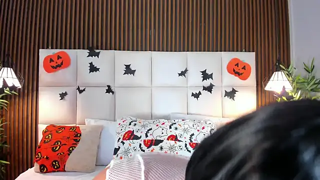 Snapshot of naughty_flower18 chatting on October 24, 2025, 10:50 pm naughty flower18 online show from October 24, 2025, 10:50 pm