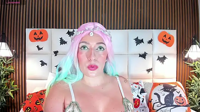 Snapshot of naughty_flower18 chatting on October 30, 2025, 10:43 pm naughty flower18 online show from October 30, 2025, 10:43 pm