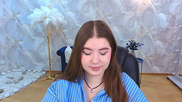 NicoleFoxery online show from December 5, 2025, 6:26 pm