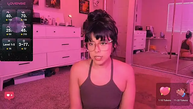 Evie-Luna online show from September 10, 2025, 2:00 am