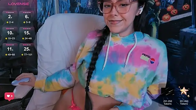 Evie-Luna online show from October 26, 2025, 11:20 pm