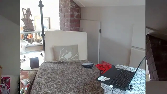 Snapshot of MissMara2021 chatting on March 14, 2025, 6:50 pm MissMara2021 online show from March 14, 2025, 6:50 pm