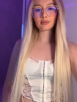 Snapshot of mollyxxx chatting on January 5, 2025, 12:31 am mollyxxx online show from January 5, 2025, 12:31 am