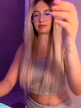 Snapshot of mollyxxx chatting on October 24, 2025, 12:19 am mollyxxx online show from October 24, 2025, 12:19 am