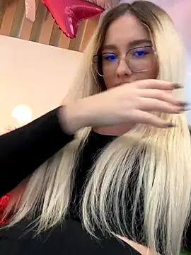 Snapshot of mollyxxx chatting on November 27, 2025, 4:25 am mollyxxx online show from November 27, 2025, 4:25 am