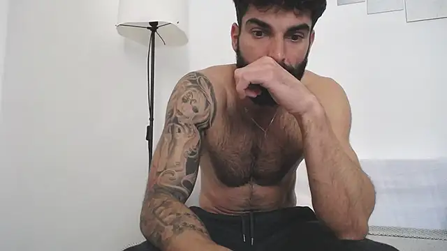 Verycutex online show from February 19, 2025, 2:55 pm