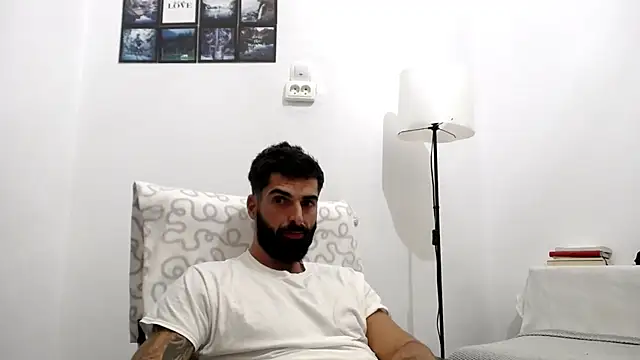 Verycutex online show from October 30, 2025, 7:03 pm