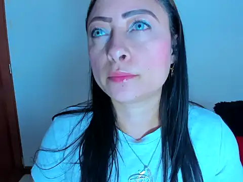 julybravo online show from January 27, 2025, 9:44 pm