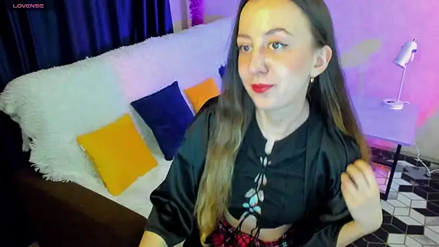 CurlySteph online show from March 18, 2025, 4:04 pm