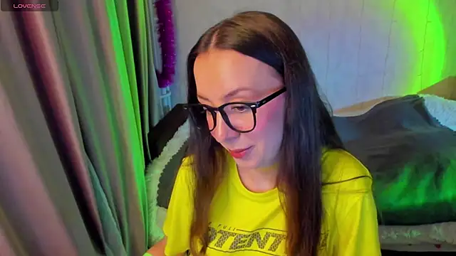 CurlySteph online show from November 6, 2025, 5:58 pm