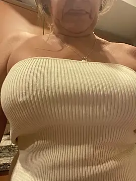 camelia3 online show from February 12, 2025, 8:18 pm