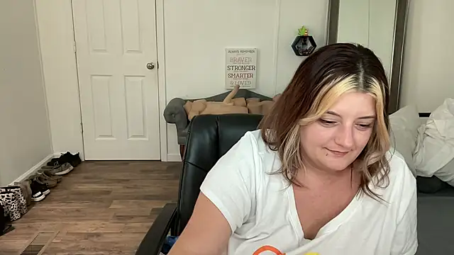 magicsparkles online show from February 4, 2025, 4:48 am