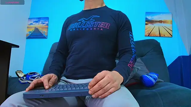 juanses n toro online show from September 24, 2025, 12:41 pm