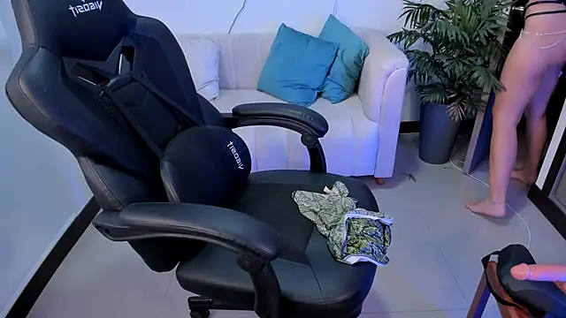 SaraParker  online show from January 21, 2025, 2:00 am