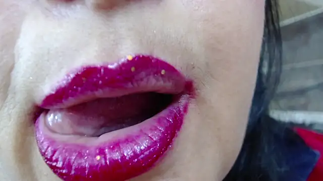 Kerly Doll online show from January 15, 2025, 6:29 pm