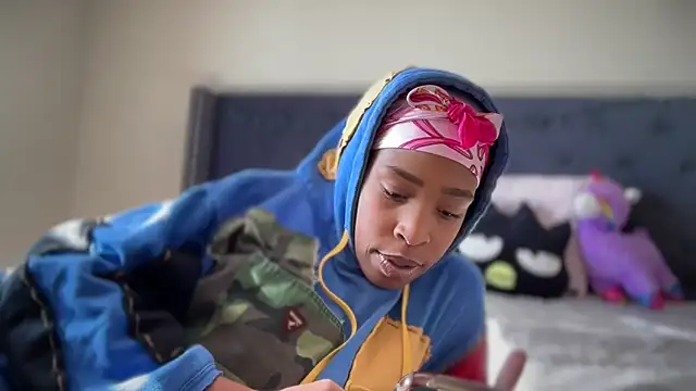 Cum2Charm online show from November 10, 2025, 5:34 pm