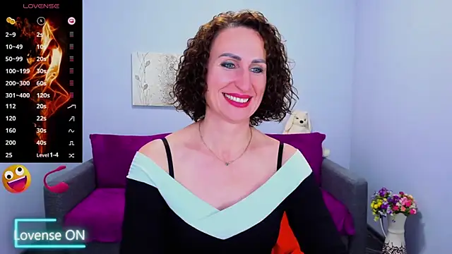 Snapshot of Nia_Smithh chatting on November 7, 2025, 1:33 pm Nia Smithh online show from November 7, 2025, 1:33 pm