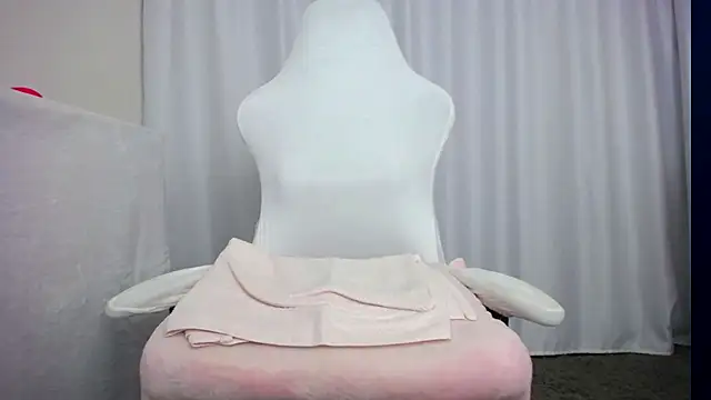 Snapshot of faceless_ chatting on November 3, 2025, 12:06 pm faceless online show from November 3, 2025, 12:06 pm