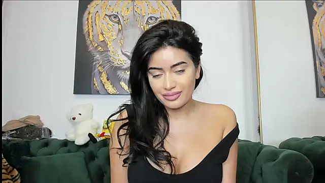 Snapshot of AnnaKarin chatting on February 24, 2025, 7:41 pm AnnaKarin online show from February 24, 2025, 7:41 pm