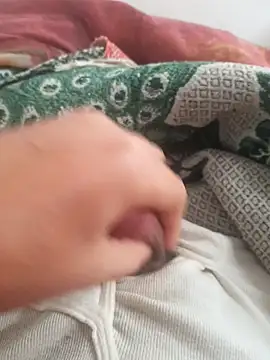 Ummfuss1 online show from December 14, 2024, 2:31 pm