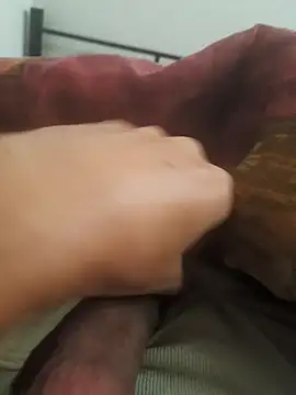 Ummfuss1 online show from December 19, 2024, 2:46 pm