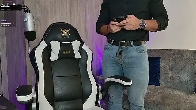 Snapshot of mr_david_cox chatting on March 6, 2025, 12:43 am mr david cox online show from March 6, 2025, 12:43 am