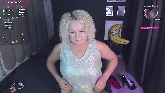 Snapshot of YolandaKiss chatting on September 16, 2025, 5:08 am YolandaKiss online show from September 16, 2025, 5:08 am