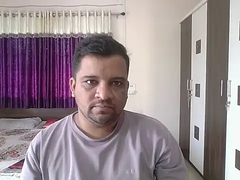 Snapshot of dhruv_love chatting on October 17, 2025, 4:04 am dhruv love online show from October 17, 2025, 4:04 am
