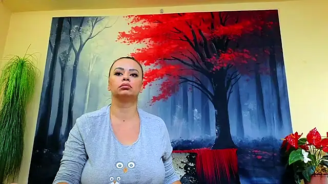 ElizabethEven online show from October 1, 2025, 6:36 pm