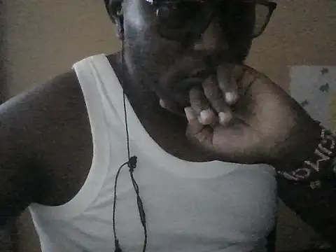 honeyswit online show from November 16, 2025, 1:06 pm