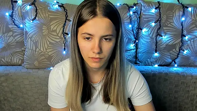 MaggieCake online show from October 24, 2025, 2:19 am