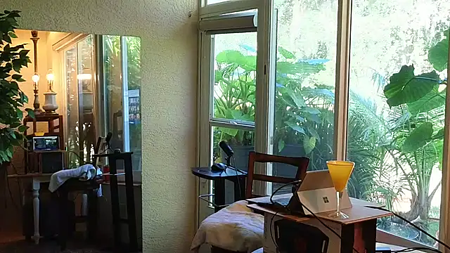 eliberator1777 online show from October 12, 2025, 3:11 pm