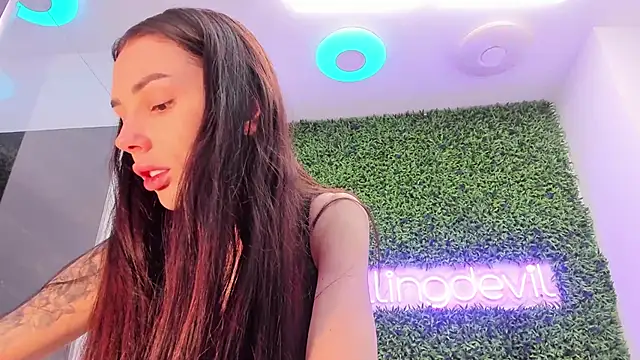 Snapshot of realhotfallingdevil chatting on November 22, 2025, 9:52 am realhotfallingdevil online show from November 22, 2025, 9:52 am