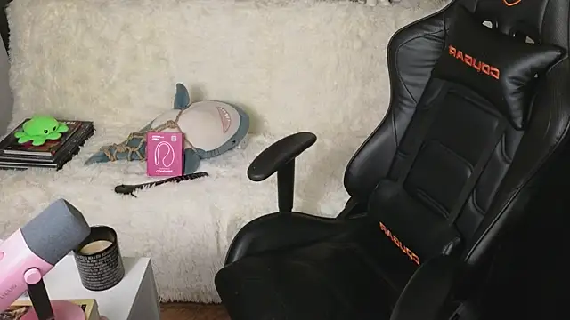 Ginger Stay online show from November 15, 2025, 5:38 am