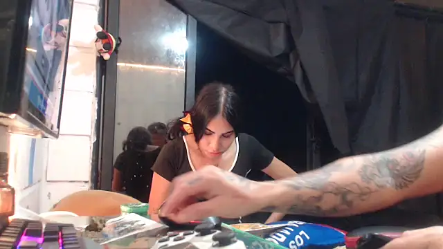 Snapshot of dounolimist777 chatting on December 14, 2025, 2:17 am dounolimist777 online show from December 14, 2025, 2:17 am