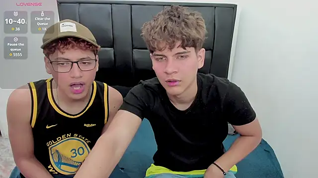 javieryalejandro online show from September 30, 2025, 12:10 pm