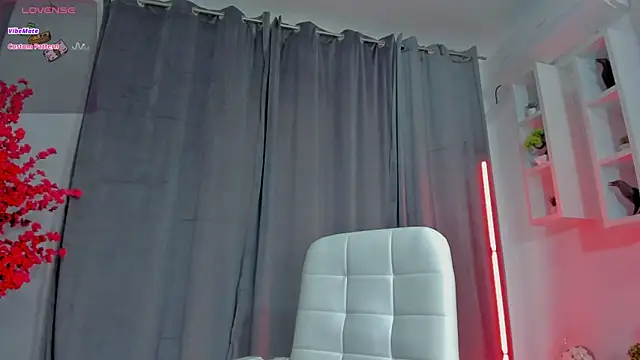 Raven Luna online show from December 6, 2024, 10:27 am