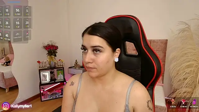 Snapshot of KallyMyller1 chatting on December 4, 2024, 7:56 pm KallyMyller1 online show from December 4, 2024, 7:56 pm