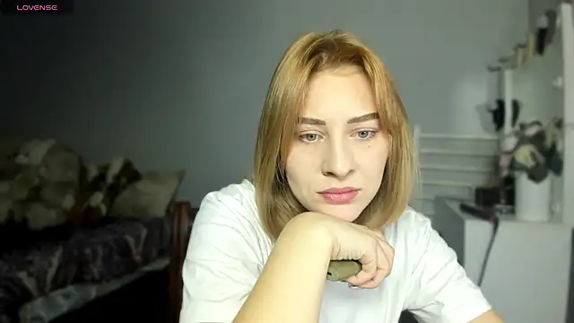 KindKristy online show from December 5, 2025, 5:27 am