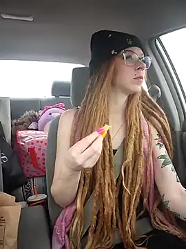 Snapshot of LucidLucy chatting on March 2, 2025, 6:40 pm LucidLucy online show from March 2, 2025, 6:40 pm