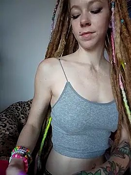 Snapshot of LucidLucy chatting on September 21, 2025, 12:40 pm LucidLucy online show from September 21, 2025, 12:40 pm