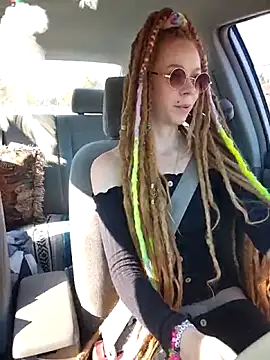 Snapshot of LucidLucy chatting on October 6, 2025, 2:36 pm LucidLucy online show from October 6, 2025, 2:36 pm