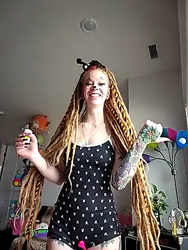 Snapshot of LucidLucy chatting on November 1, 2025, 3:36 pm LucidLucy online show from November 1, 2025, 3:36 pm