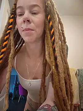 Snapshot of LucidLucy chatting on November 4, 2025, 12:59 pm LucidLucy online show from November 4, 2025, 12:59 pm