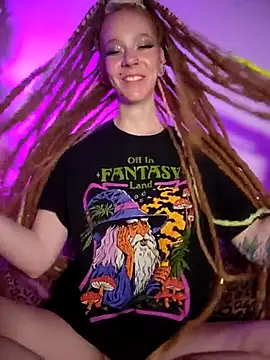 Snapshot of LucidLucy chatting on November 17, 2025, 7:36 am LucidLucy online show from November 17, 2025, 7:36 am