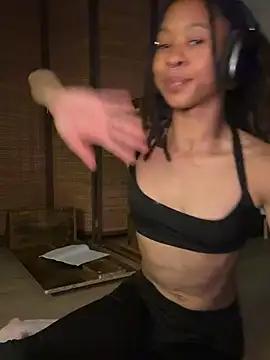 thebrattygoddess online show from December 13, 2024, 11:55 am