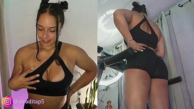 Snapshot of afroditaP_ chatting on February 25, 2025, 5:15 pm afroditaP online show from February 25, 2025, 5:15 pm